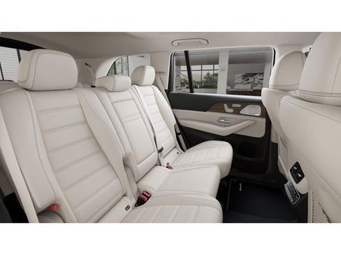New 2026 Mercedes-Benz GLS 450 4MATIC image 5