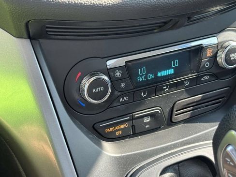 Used 2016 Ford Escape SE w/ Equipment Group 201A FWD image 28