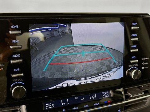 Used 2022 Toyota Sienna XSE image 14