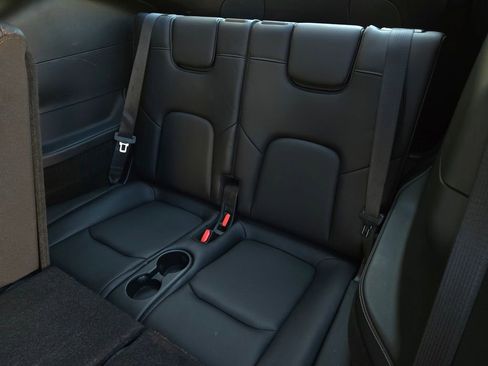 Used 2025 Tesla Model Y Long Range image 24