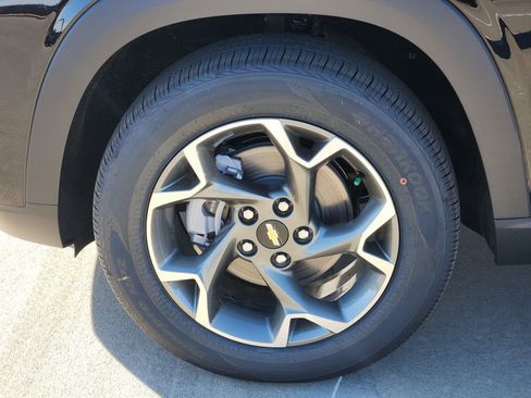 New 2026 Chevrolet Trax LT w/ Driver Confidence Package image 9