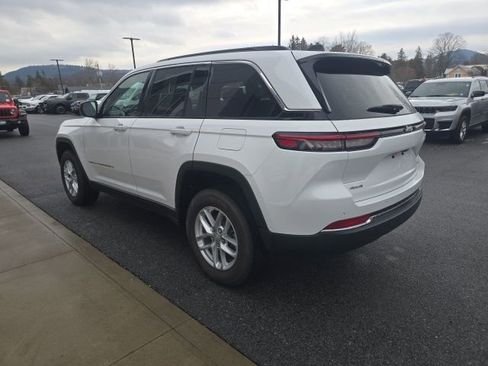 Certified 2024 Jeep Grand Cherokee Laredo X w/ Luxury Tech Group I image 4