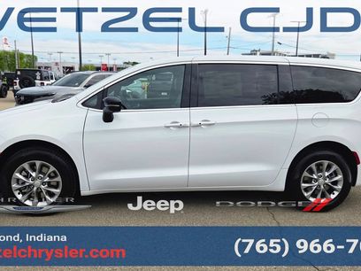 New 2027 Chrysler Pacifica Select