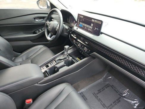 Used 2023 Honda Accord Touring image 14