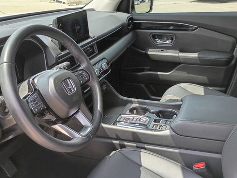 Used 2025 Honda Pilot EX-L image 15