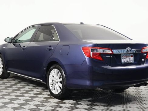 Used 2014 Toyota Camry XLE w/ Leather Package FWD image 6