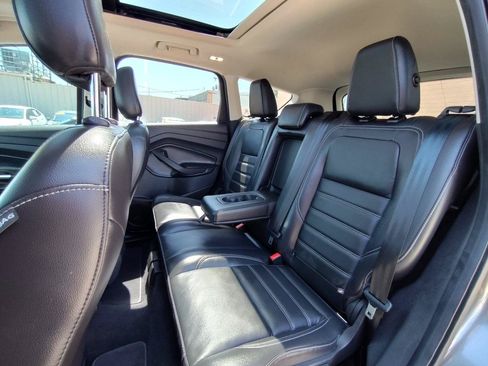 Used 2019 Ford Escape Titanium AWD/4WD image 33