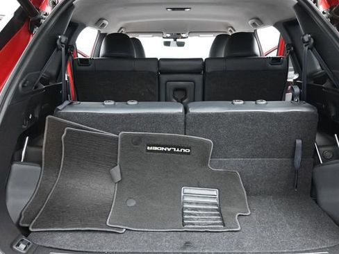 Used 2025 Mitsubishi Outlander SE FWD image 29