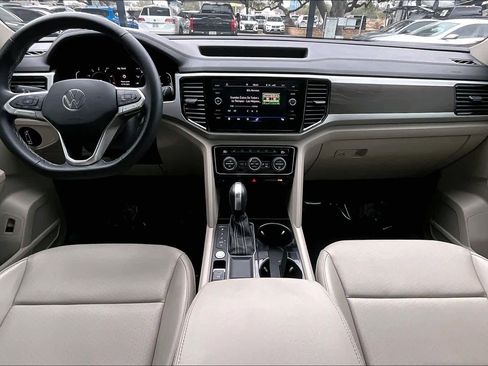 Certified 2022 Volkswagen Atlas SE image 16