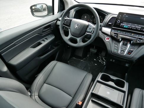 New 2026 Honda Odyssey EX-L image 9
