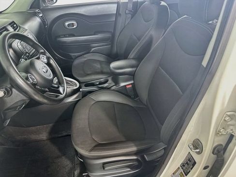 Used 2017 Kia Soul FWD image 16