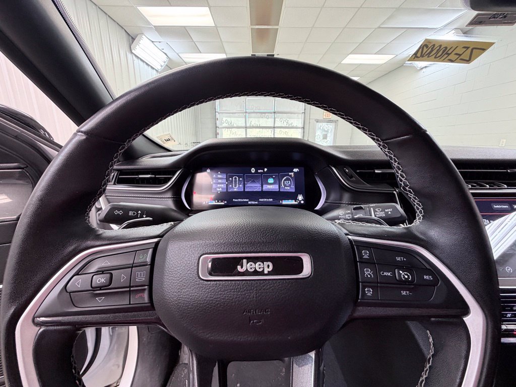 Used 2022 Jeep Grand Cherokee Altitude AWD/4WD image 47