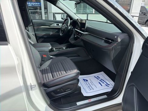 Used 2025 Ford Explorer ST-Line image 24
