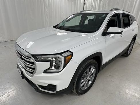 Used 2024 GMC Terrain SLT image 7