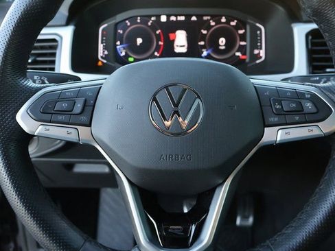 Used 2022 Volkswagen Atlas Cross Sport SEL R-Line AWD/4WD image 35
