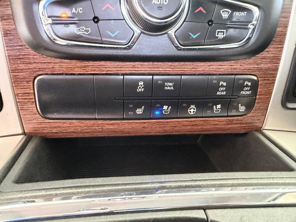 Used 2019 RAM 1500 Laramie w/ Convenience Group AWD/4WD image 54