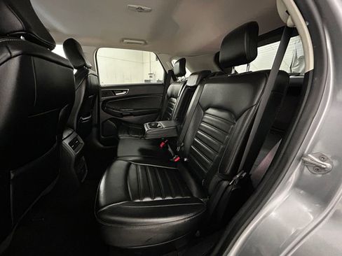 Used 2020 Ford Edge SEL image 19