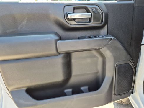 Used 2025 Chevrolet Silverado 2500 Custom AWD/4WD image 10