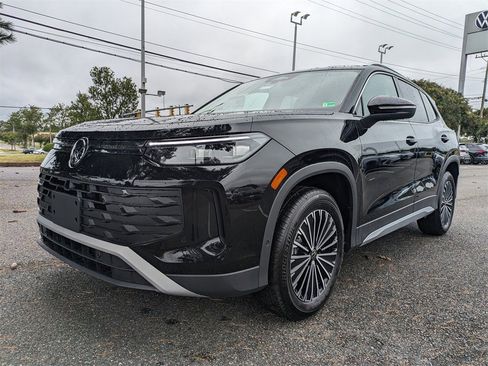 New 2025 Volkswagen Tiguan S image 8