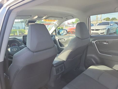 Used 2022 Toyota RAV4 XLE image 10