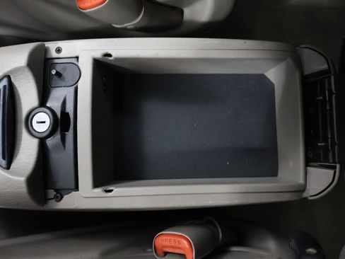 Used 2003 Chrysler Town & Country Limited image 24