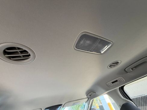 Used 2026 Kia Carnival FWD image 23