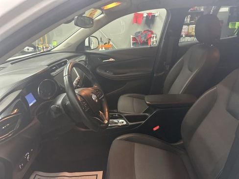 Used 2021 Buick Encore GX Select image 9