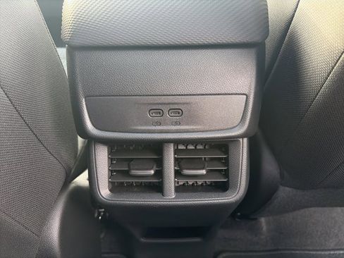 Used 2025 Chevrolet Equinox LT image 12