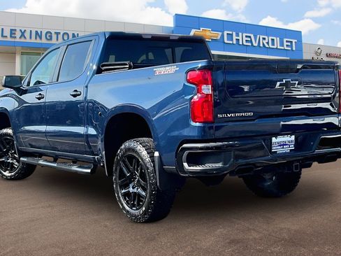 Used 2021 Chevrolet Silverado 1500 LT Trail Boss w/ Convenience Package II image 2