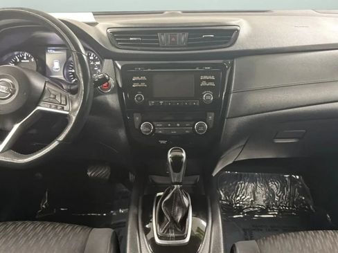 Used 2017 Nissan Rogue SV FWD image 9