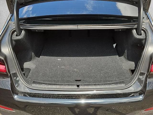 Used 2021 BMW M550i xDrive w/ Dynamic Handling Package AWD/4WD image 6