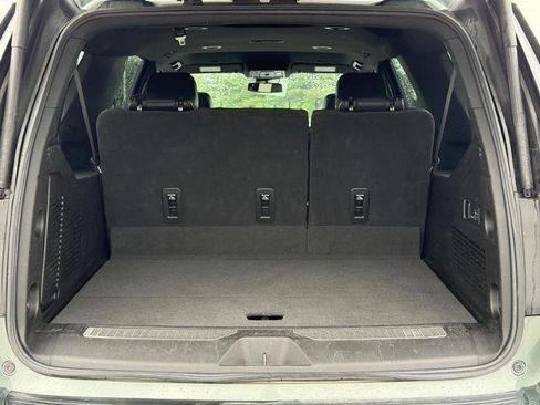 Used 2023 Chevrolet Suburban Premier AWD/4WD image 6