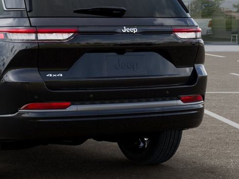 New 2026 Jeep Grand Cherokee Limited AWD/4WD image 13