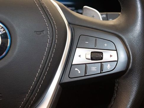 Used 2025 BMW X5 xDrive50e image 27