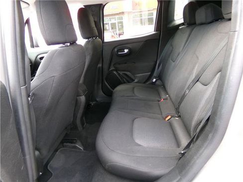 Used 2019 Jeep Renegade Sport w/ Sport Appearance Group image 9