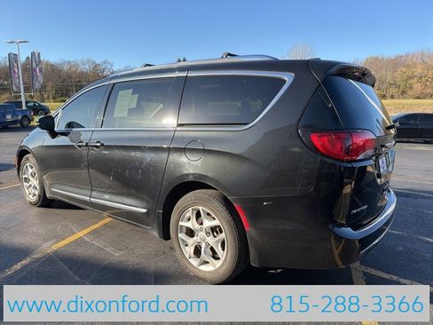 Used 2020 Chrysler Pacifica Limited image 5