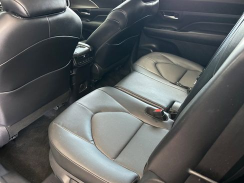 Used 2024 Toyota Grand Highlander FWD image 14