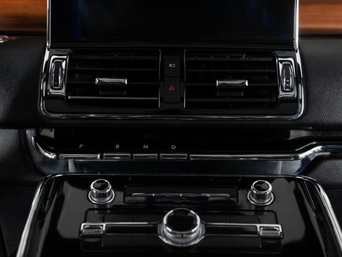 Used 2019 Lincoln Navigator Reserve image 38