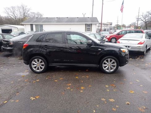 Used 2014 Mitsubishi Outlander Sport ES image 2