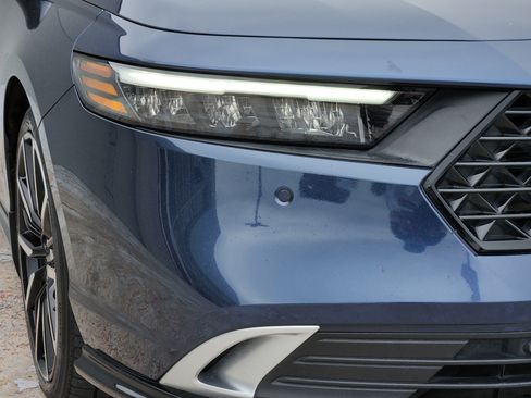 Used 2023 Honda Accord Touring image 10