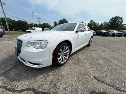 Used 2019 Chrysler 300 Touring w/ Chrome Appearance Package