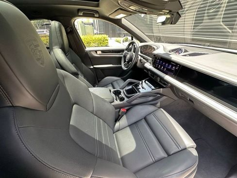 Certified 2026 Porsche Cayenne S AWD/4WD image 45