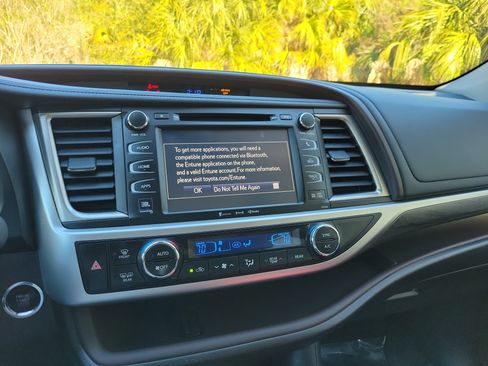 Used 2018 Toyota Highlander Limited image 23