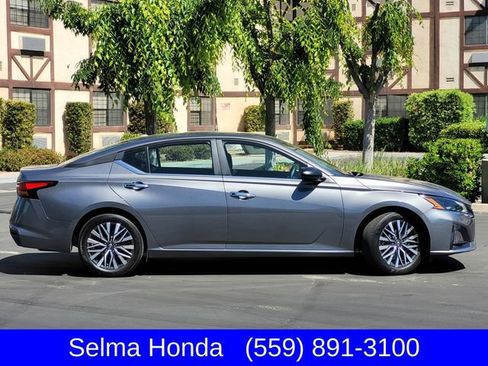 Used 2025 Nissan Altima 2.5 SV image 4