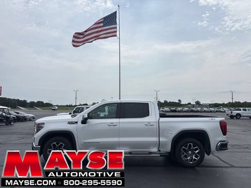 Used 2023 GMC Sierra 1500 SLT w/ SLT Premium Package AWD/4WD image 1