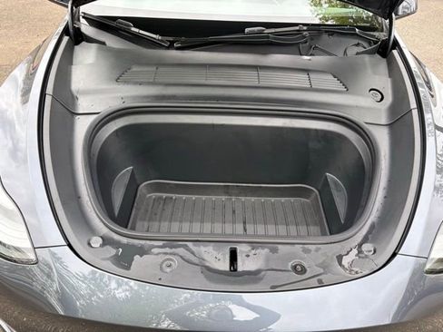 Used 2022 Tesla Model Y Long Range AWD/4WD image 23