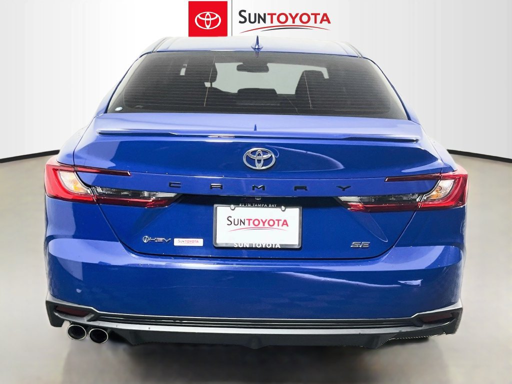 Used 2025 Toyota Camry SE FWD image 4