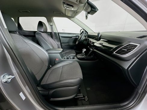 Used 2025 Kia Seltos S FWD image 30