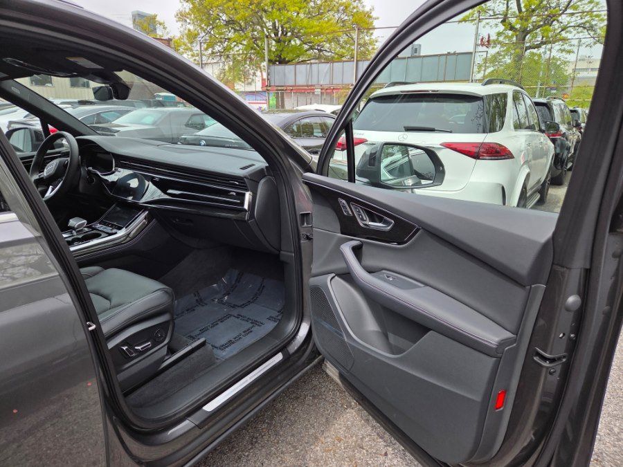 Used 2025 Audi Q7 3.0T Prestige w/ Prestige Package AWD/4WD image 10