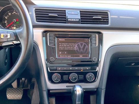 Used 2019 Volkswagen Passat 2.0T Wolfsburg image 7